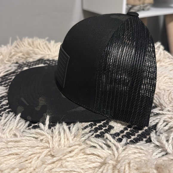 NWOT - Mtn Ops LOYALTY CAMO - Mid size - Picture 2 of 4